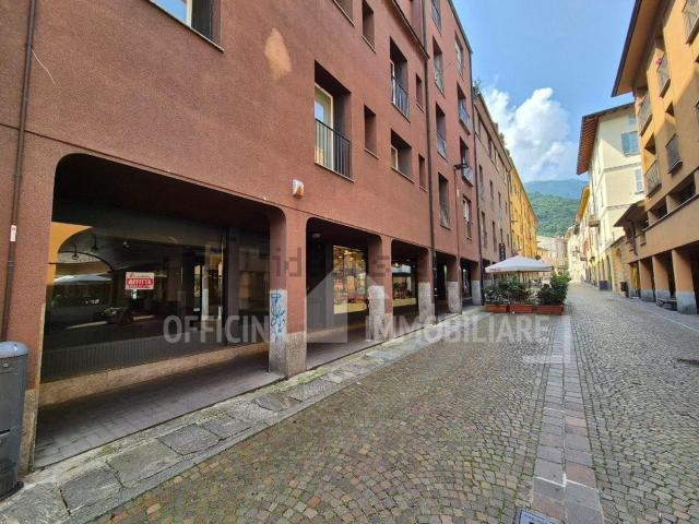 Locale Commerciale in affitto a Morbegno, Lombardia