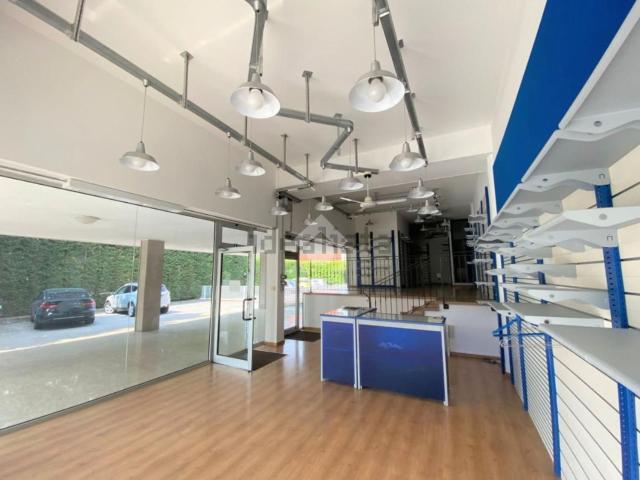 Locale Commerciale in affitto a Monterosso, Abano Terme Bagni