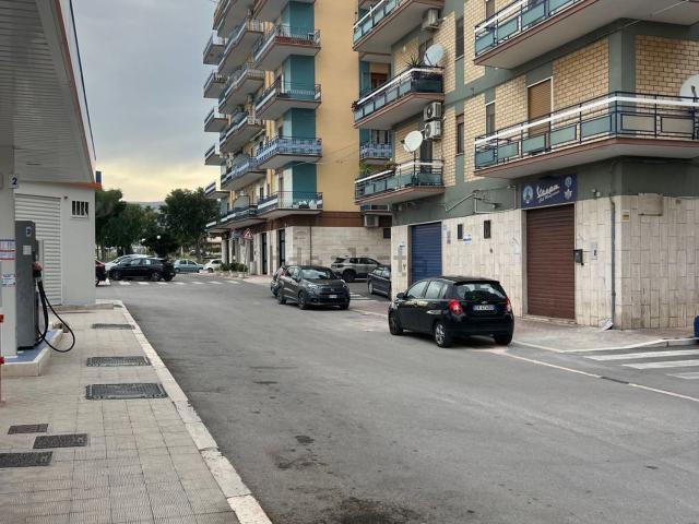 Locale Commerciale in affitto a Puglia, Foggia