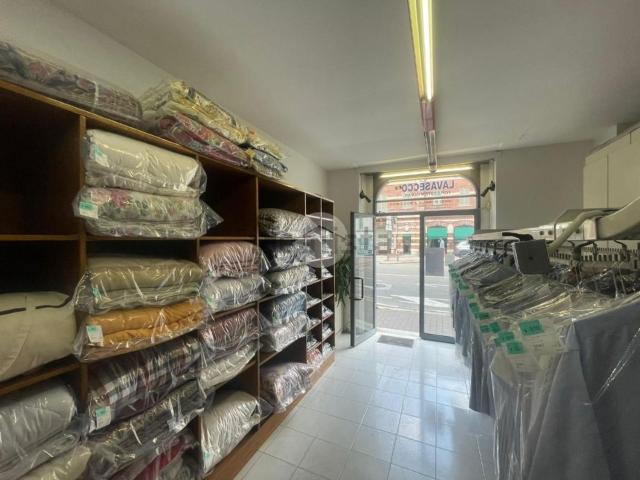 Locale Commerciale in affitto a Bergamo, Lombardia
