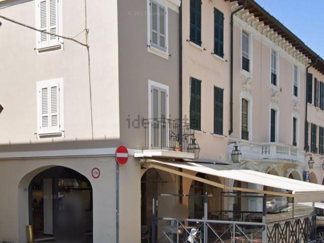 Locale Commerciale in affitto a Unione dei Comuni Bassa Bresciana Occidentale, Orzinuovi