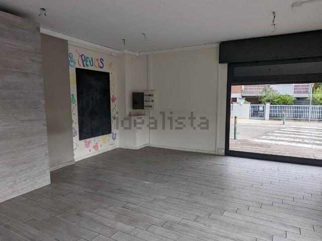 Locale Commerciale in affitto a San Faustino-Madonnina-Quattroville, Modena