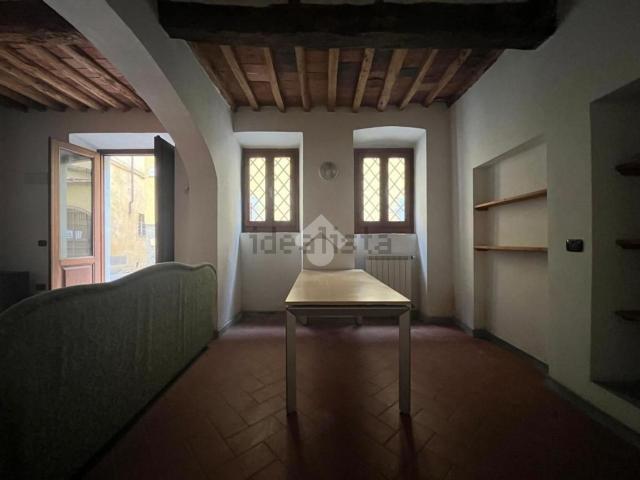 Locale Commerciale in affitto a Pistoia, Toscana