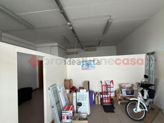 Locale Commerciale in affitto a San Leo, Palazzo Del Pero