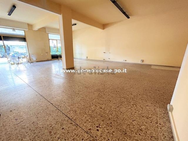 Locale Commerciale in affitto a I lecci, Prato
