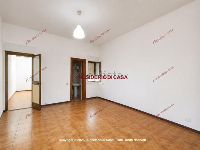 Locale Commerciale in affitto a IV Circoscrizione, Palermo