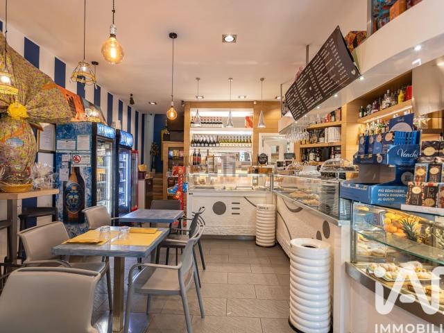 Locale Commerciale in affitto a Figuretta, Marche