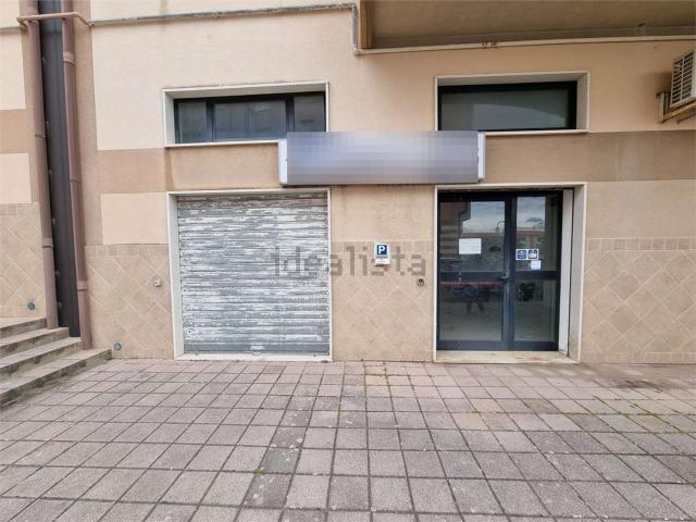 Locale Commerciale in affitto a Sant'Antonio, Calabria