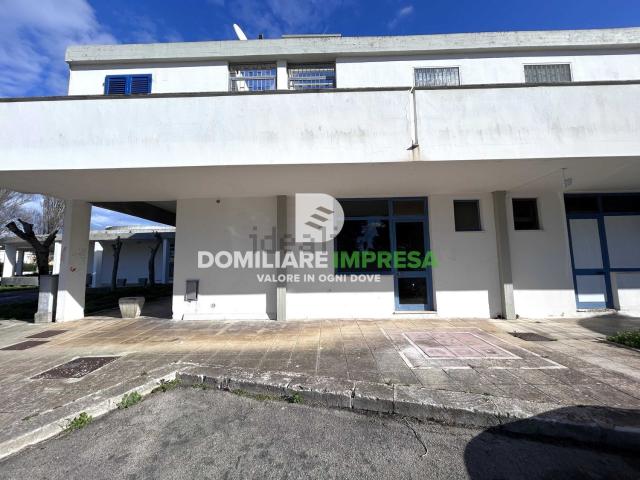 Locale Commerciale in affitto a San Cataldo, Puglia