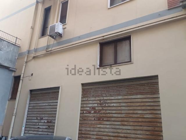 Locale Commerciale in affitto a Salerno, Torrione