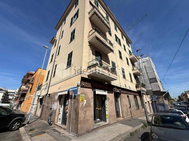 Locale Commerciale in affitto a Municipio Roma V, Roma Capitale