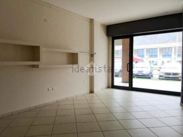 Locale Commerciale in affitto a Comunità montana della valle Trompia, Sarezzo