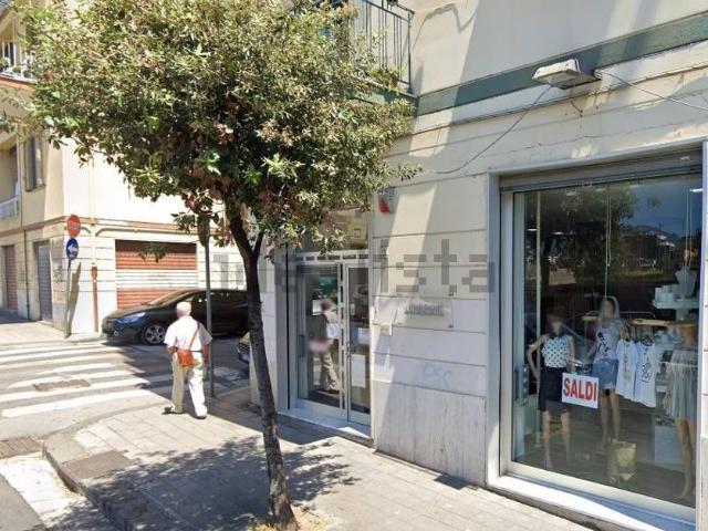 Locale Commerciale in affitto a Salerno, Torrione Locale Commerciale in affitto a Salerno, Torrione