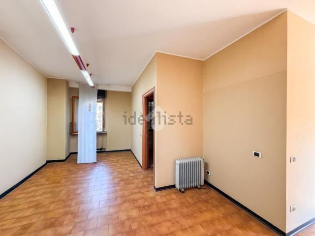 Locale Commerciale in affitto a Terranova Dei Passerini, Lombardia