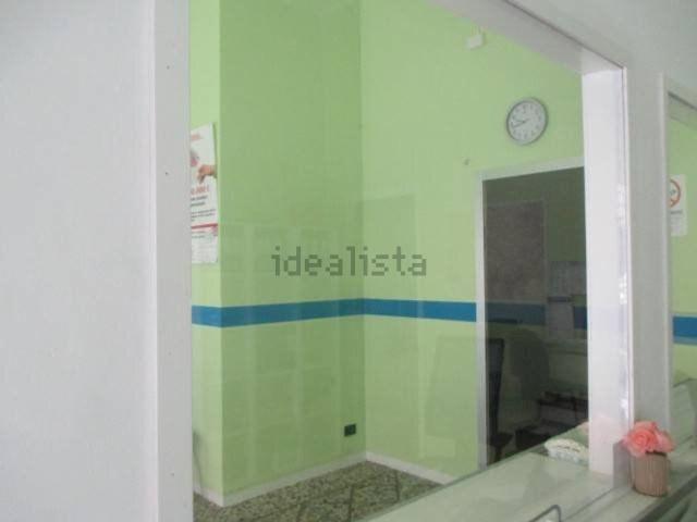 Locale Commerciale in affitto a Cuneo Nuova, Piemonte