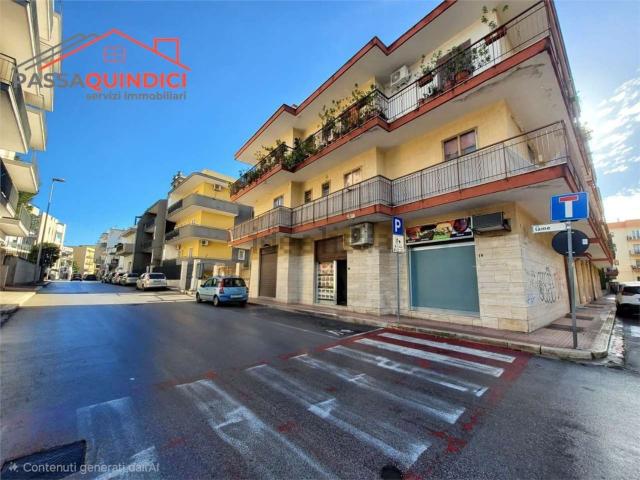 Locale Commerciale in affitto a Puglia, Bari