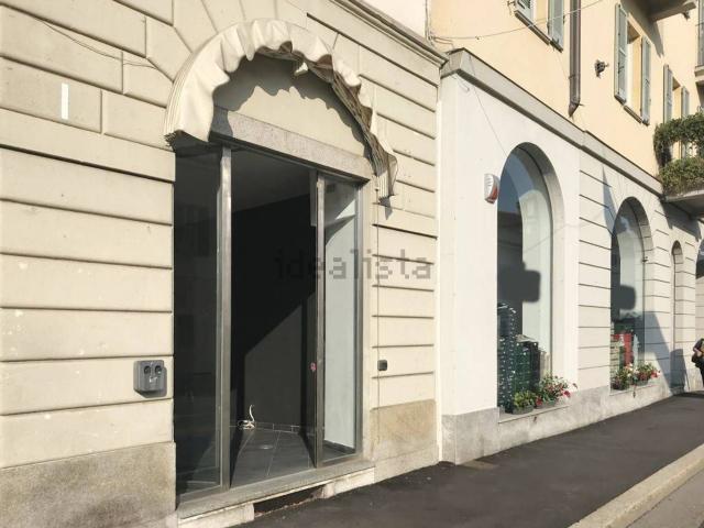 Locale Commerciale in affitto a Biumo Superiore, Varese