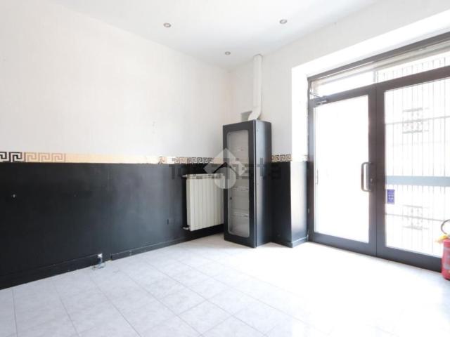 Locale Commerciale in affitto a Piemonte, Alessandria
