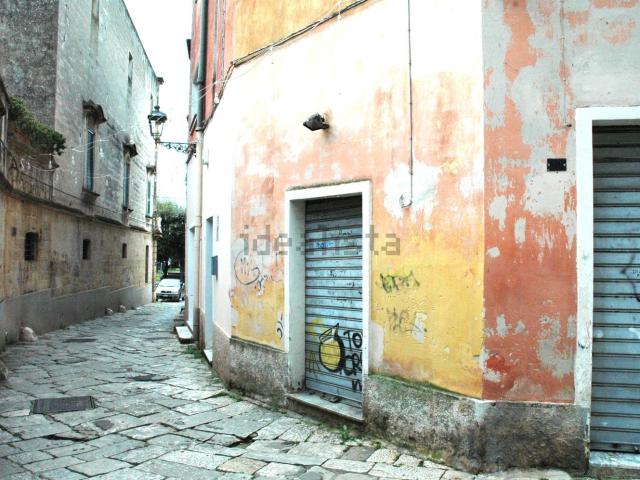 Locale Commerciale in affitto a Puglia, Taranto