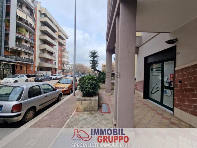 Locale Commerciale in affitto a Puglia, Barletta-andria-trani