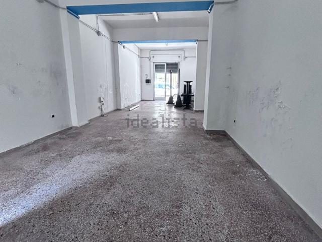Locale Commerciale in affitto a Puglia, Taranto