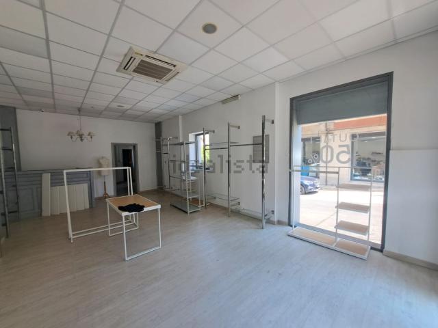Locale Commerciale in affitto a Lentini, Sicilia