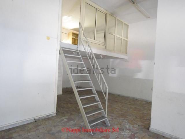 Locale Commerciale in affitto a Casavatore, Campania
