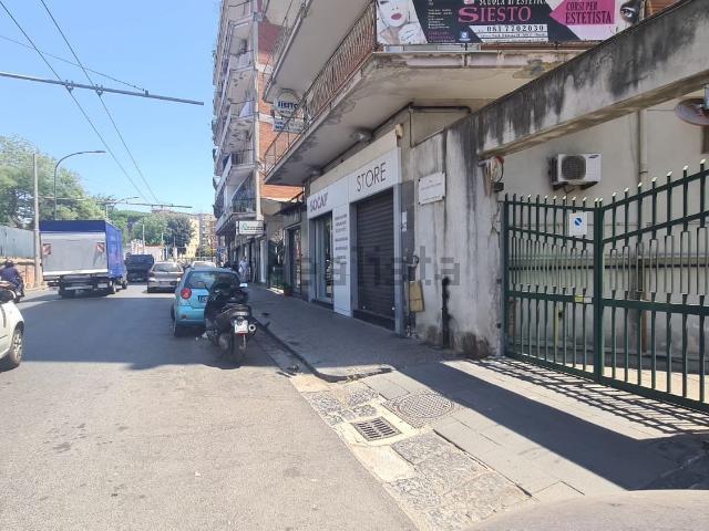 Locale Commerciale in affitto a Santa Croce, Campania