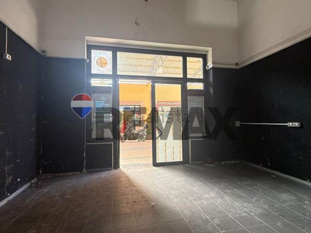 Locale Commerciale in affitto a Cicalesi, Nocera Inferiore