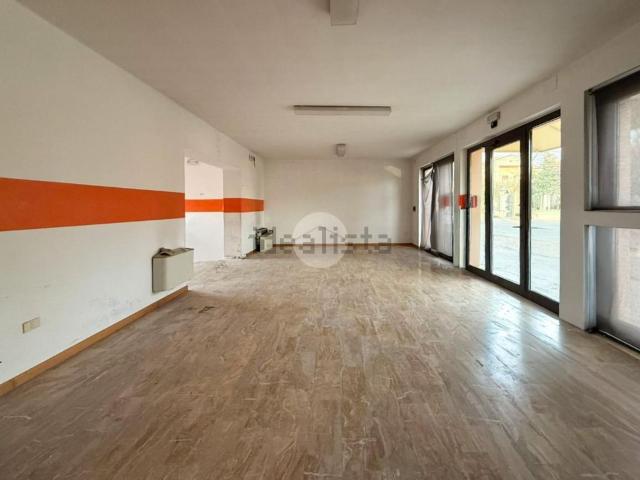 Locale Commerciale in affitto a Guidizzolo, Lombardia