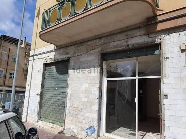 Locale Commerciale in affitto a Caltanissetta, Sicilia