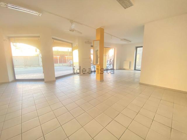 Locale Commerciale in affitto a Piemonte, Cuneo
