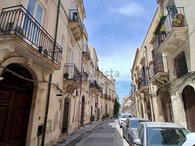 Locale Commerciale in affitto a Ortigia, Siracusa