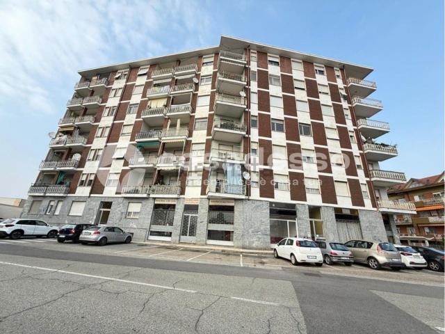 Locale Commerciale in affitto a Piemonte, Vercelli