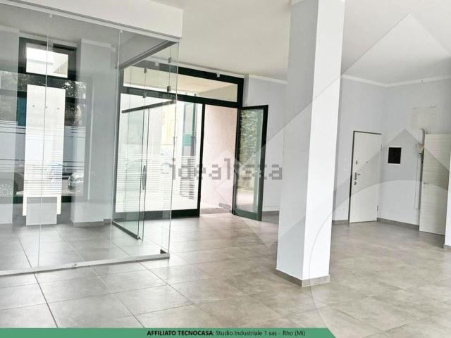 Locale Commerciale in affitto a San Pietro, Rho