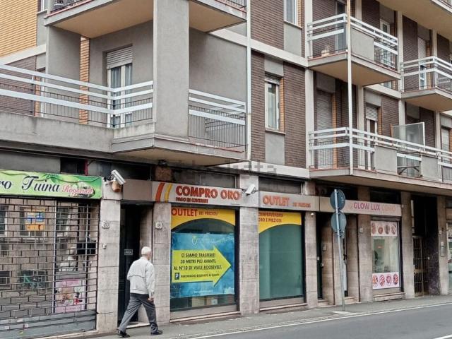 Locale Commerciale in affitto a San Bartolomeo, Como