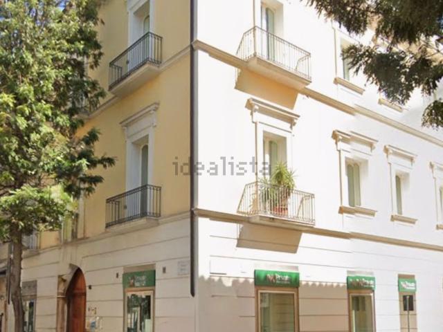 Locale Commerciale in affitto a Centro Storico, Caserta