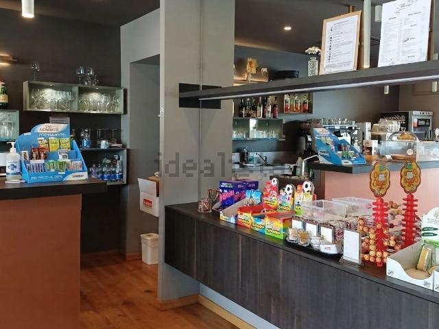Locale Commerciale in affitto a Gorlago, Lombardia