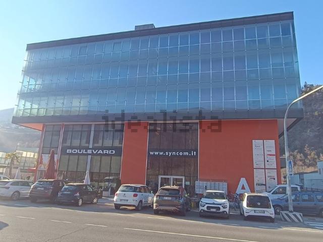 Locale Commerciale in affitto a Eisacktal - Valle Isarco, Albes