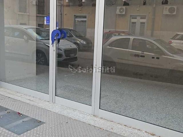 Locale Commerciale in affitto a Centro, Puglia