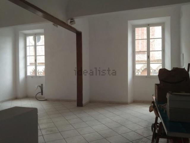 Locale Commerciale in affitto a San Paolo, Prato