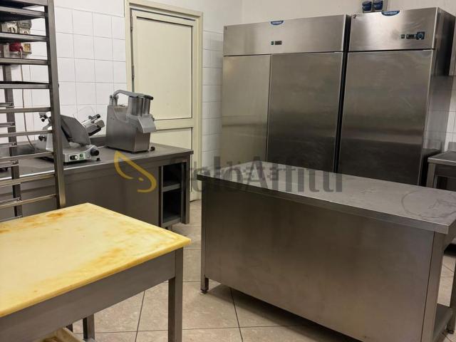 Locale Commerciale in affitto a Campomaggiore, Terni