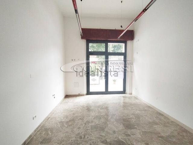 Locale Commerciale in affitto a Umbertide, Perugia