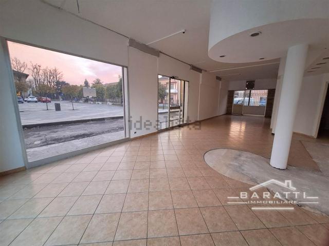 Locale Commerciale in affitto a Unione Comuni Modenesi Area Nord, Cavezzo