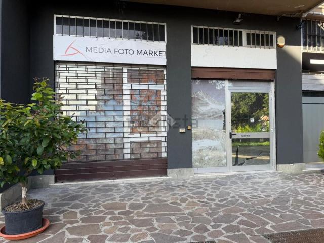 Locale Commerciale in affitto a Bergamo, Lombardia