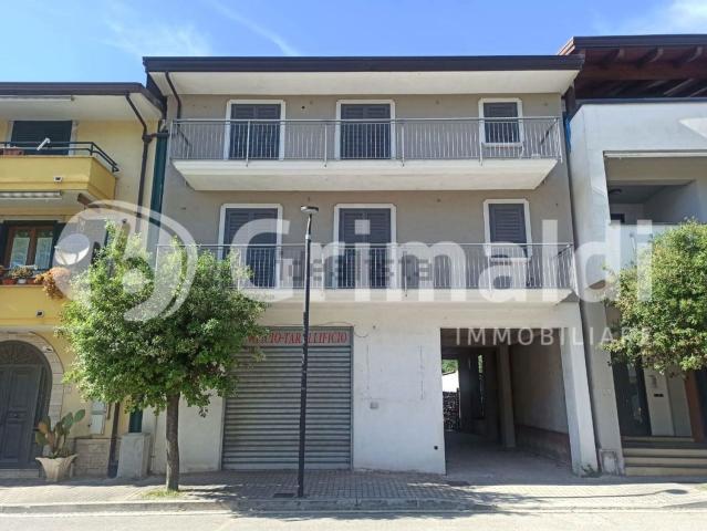 Locale Commerciale in affitto a Telese Terme, Campania