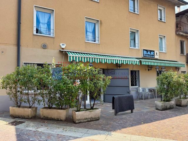 Locale Commerciale in affitto a Nembro, Lombardia