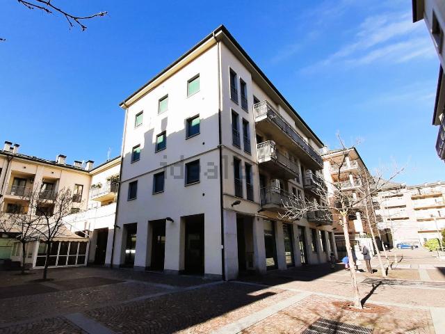 Locale Commerciale in affitto a Campoledro, Sondrio