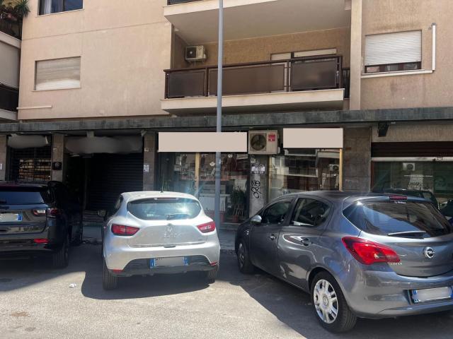 Locale Commerciale in affitto a VIII Circoscrizione, Palermo