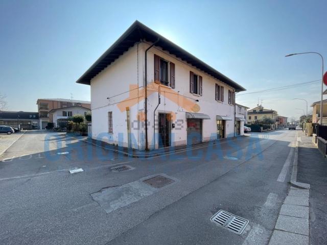 Locale Commerciale in affitto a Molinetto, Mazzano